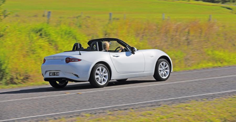  Mazda MX-5 2015 года  (AU) (фото 11 из 30)